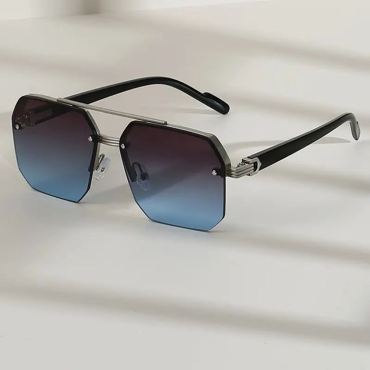 Stylish sunglass